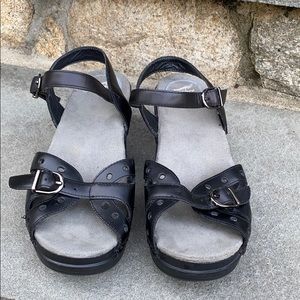 Dansko Black Leather Sandals Euro 35, USA 5